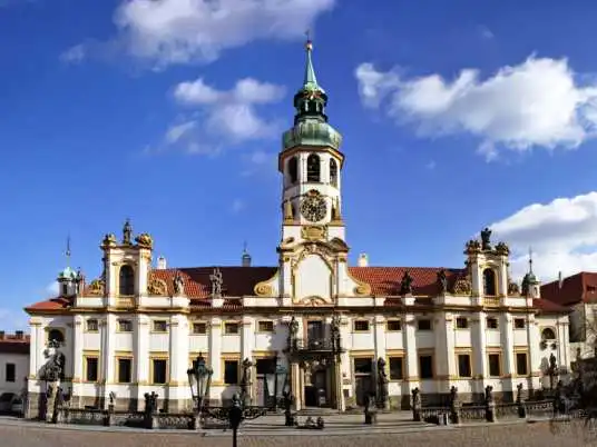 Zvony a zvonečky pražské Lorety